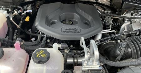 Jeep Grand Cherokee 4xe engine