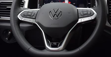 VW Atlas Cross Sport  steering wheel.JPG